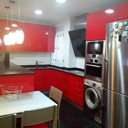 Piso Muy Bonito En Zona Tranquila Apartment *