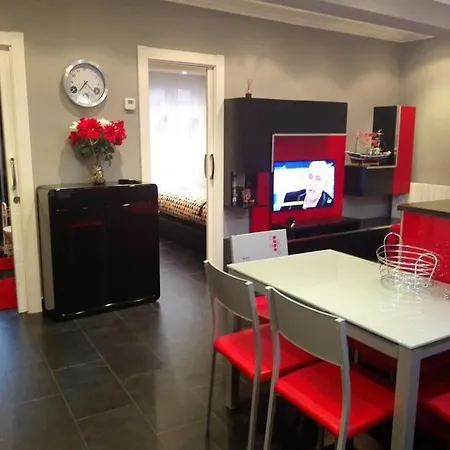 Piso Muy Bonito En Zona Tranquila Lägenhet